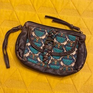 Owl themed, leather-like wristlet🦉